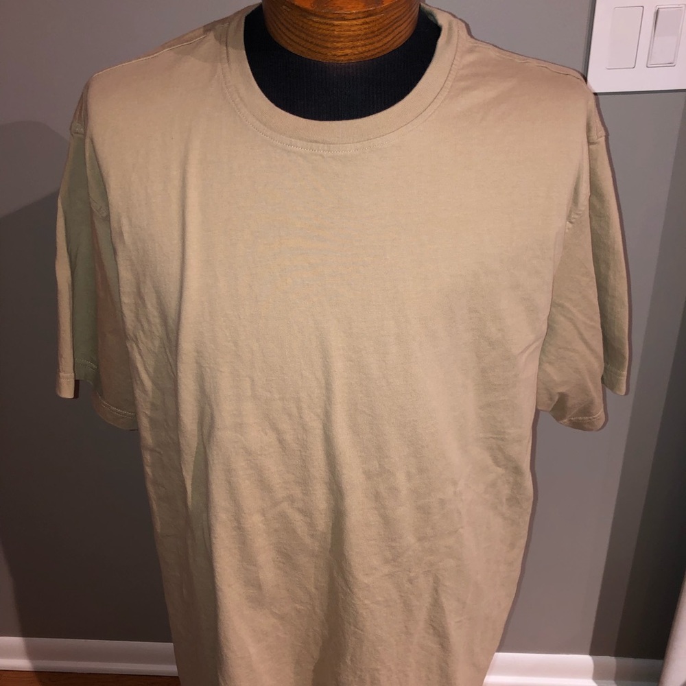 Euc statements gold/mustard comfy tshirt